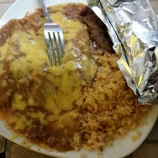 a plate of mexican food
