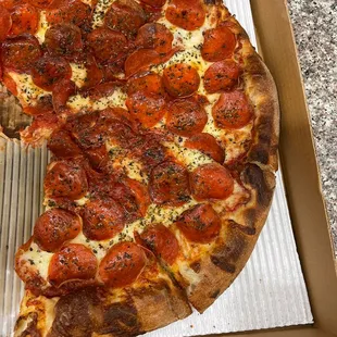 Pepperoni pizza! They give lots of toppings!