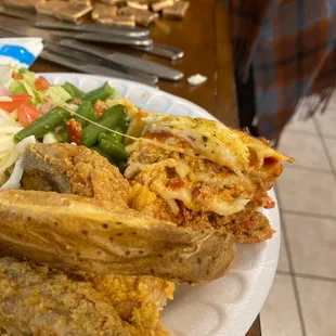 Lasagna, jo jos, green beans