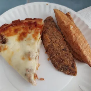 Sausage and pepperoni pizza with jojo's