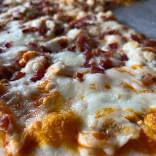 Large, thin crust, Buffalo chicken ranch.