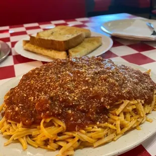 Spaghetti with meat sauce.