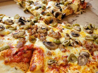 Gus's Carry Out of Hartland