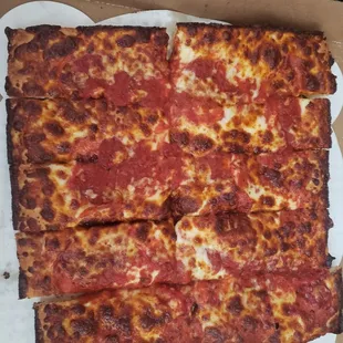 Todays special at guidos in novi is burnt, cold pizza!