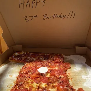 XL pizza with pepperoni and bacon... but it was devoured before I could take a pic