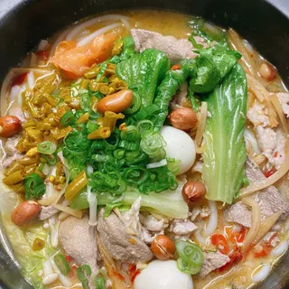 B2. Nanning Spicy Rice Noodle Soup