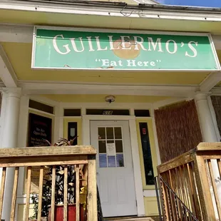 Guillermo's entrance to the restaurant