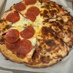 Extra cheese, mushroom, regular sauce and half bacon half pepperoni