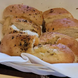 Complimentary garlic bread bites.