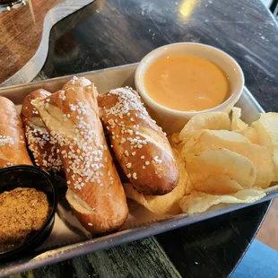 Beer cheese w/pretzel $7.99