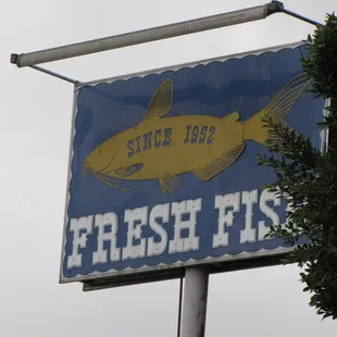 a sign for fresh fish