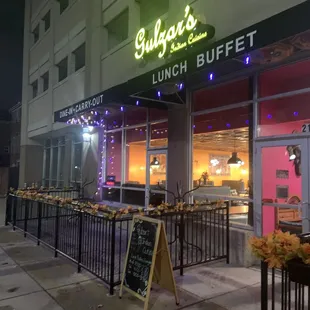 the outside of a restaurant