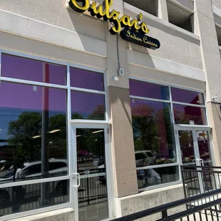 the outside of a restaurant