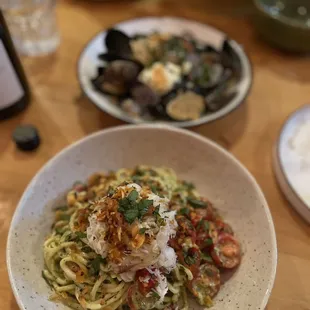 Pesto spaghetti with crab