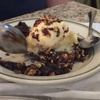 Chocolate Pecan Sundae