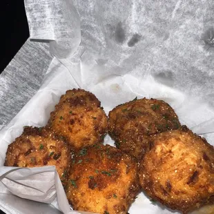 Ma n Cheese Bites