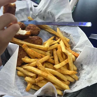 Kids Chicken Nuggets & Fries