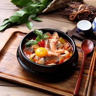 ramen and noodles, food