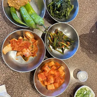 Ban chan (side dishes that come w Galbi)