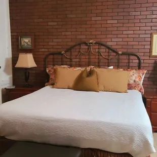 Looks great at first view. But smells extremely musty.