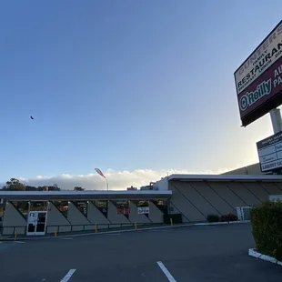 the outside of the restaurant