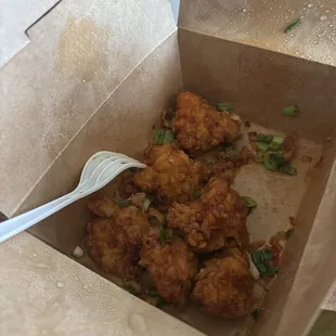 Chicken thigh nuggets in "street schezwan"