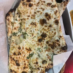 Garlic cheese naan