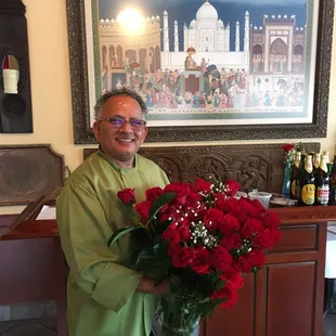 Fresh Rose on each table !