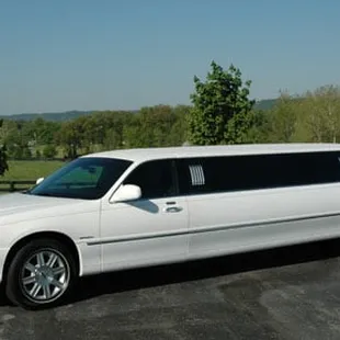 Lincoln Towncar 9 passenger limo