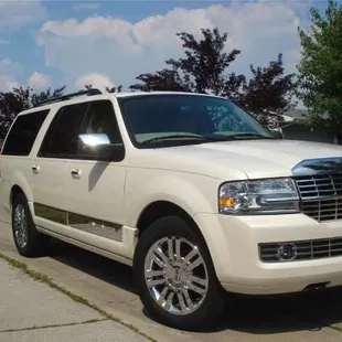 Lincoln Navigator Long Wheelbase