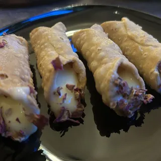 Shrikhand Cannoli