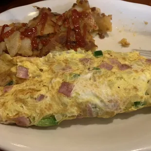 n omelet and potatoes