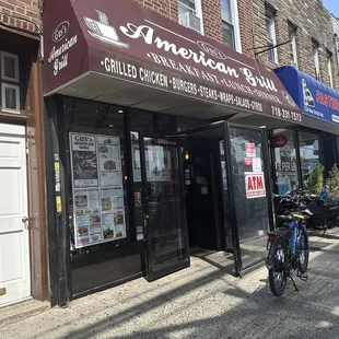 he outside of a restaurant