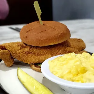 Fried fish sandwich with mac-n-cheese