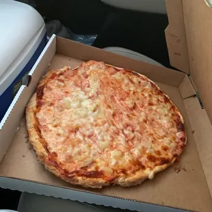 Pizza at Gus's  are amazing no matter what night you go!