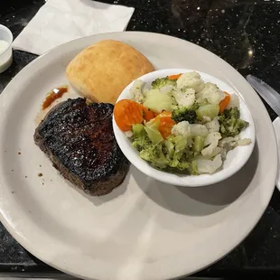 5oz Filet with mixed veggies