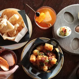 food, chicken wings and fried chicken