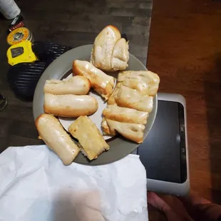 a plate of toasted bread