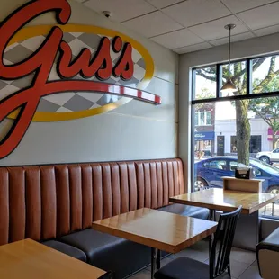 Inside Gus&apos;s