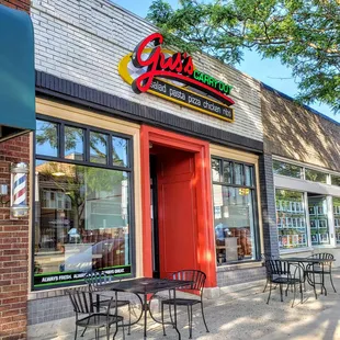 Storefront for Gus&apos;s