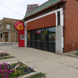 Close to Interstate 90 with plenty of parking.