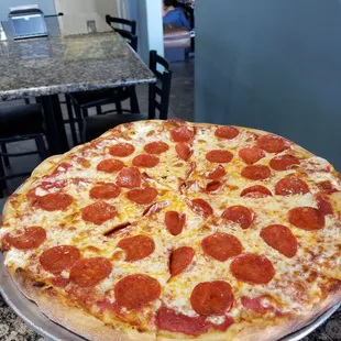 18" pepperoni pizza