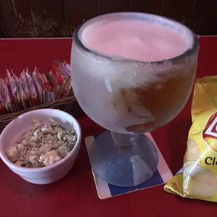 schooner, chips, blue cheese and crackers appetizer