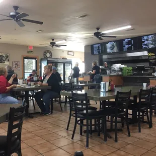 Late breakfast crowd (Gus's opens at 5:30 am!)