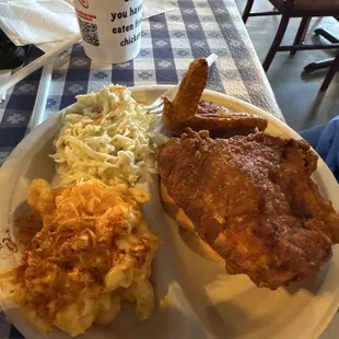 2 piece white w Mac and cheese