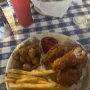 4 leg special, fries and okra! It was really good I will be coming back!!!!!