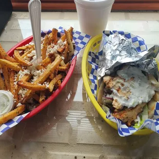 food, chicken wings and fried chicken