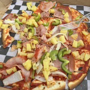 Gluten free pizza crust, no cheese (don't offer dairy free) Hawaiian pizza