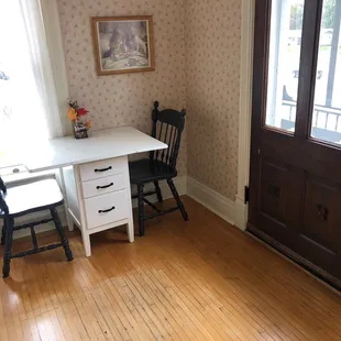 A cozy little spot for a quiet lunch.