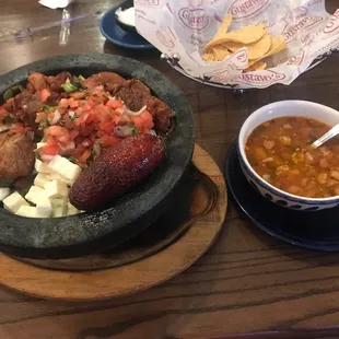 Molcajete Carnita